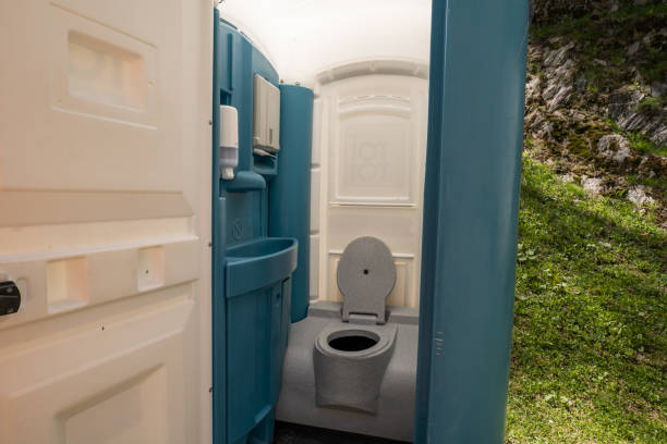 Best Best portable toilet rental  in Pine Lakes, FL