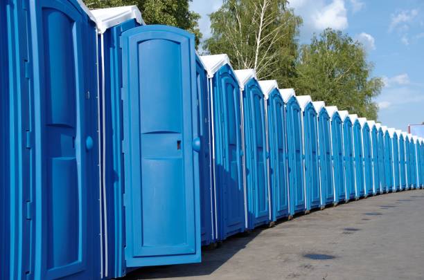 Portable Toilet Options We Offer in Pine Lakes, FL